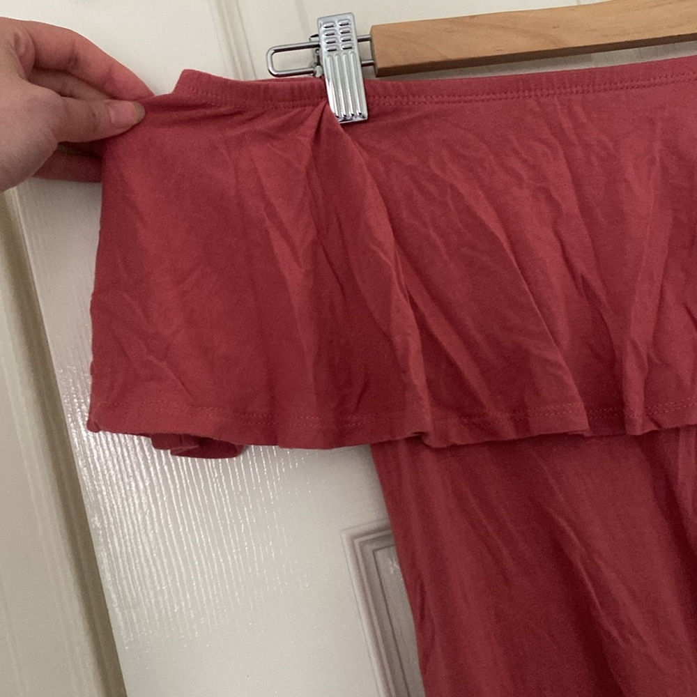 Off-Shoulder Red Dress - Picture 3 of 4